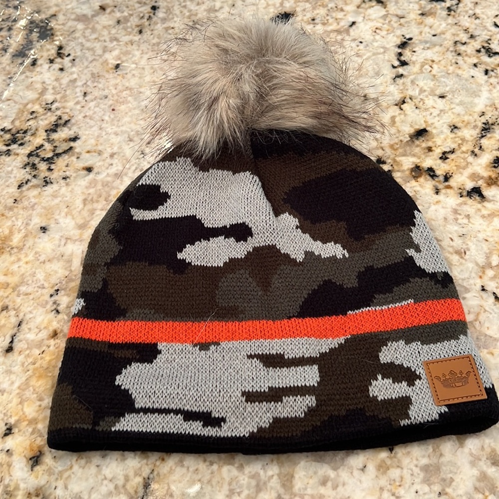 Panache Camo Stocking Hat- Lined- with Faux Fur Pom Pom- NEW!